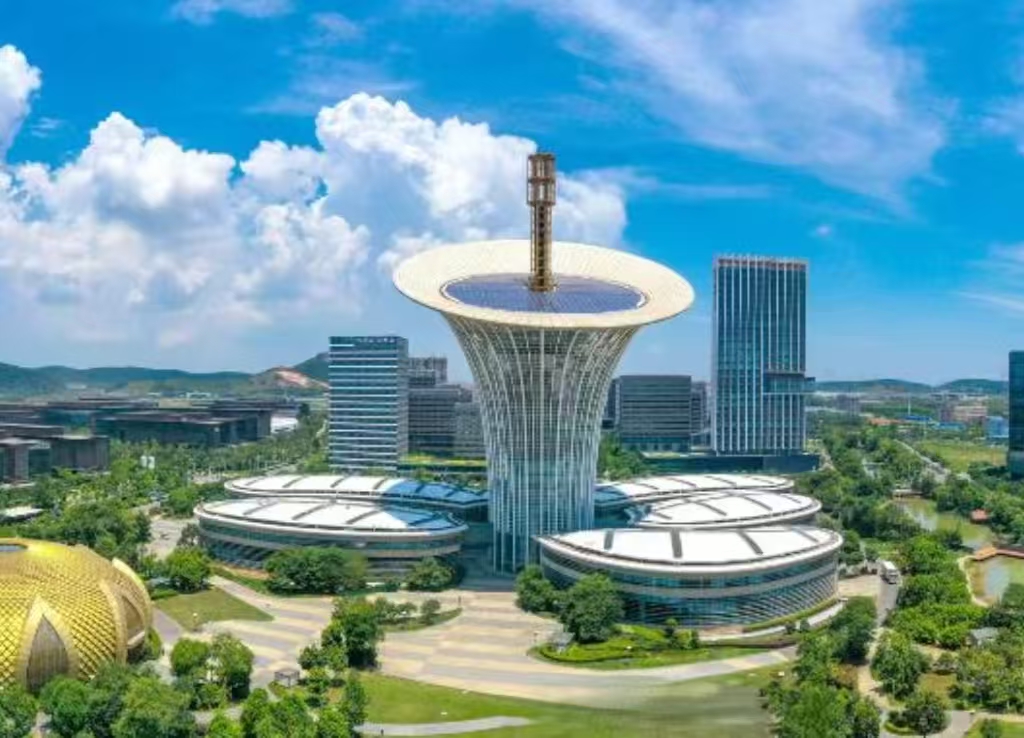 湖北武漢東湖新技術開發區軍事五項場地體育場